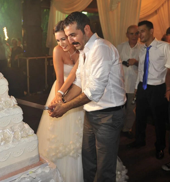 Gönül Dağı'nın Zahide'si Ecem Özkaya'nın çocuğunun babası EDHO'un eski oyuncusu çıktı 17