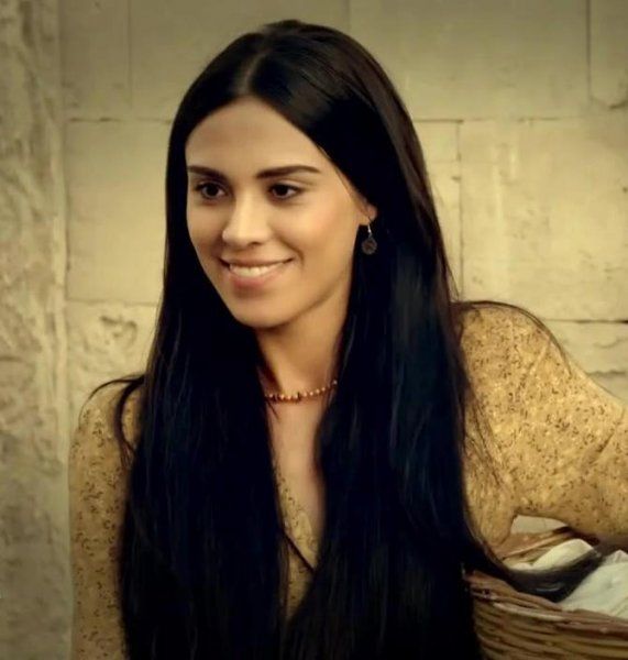 Bez Bebek'in Merve'si ve Caner Erkin'in eşi Şükran Ovalı'nın estetiksiz halini tanıyamayacaksınız 41
