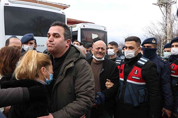 Avukat Dilara'nın acılı annesinden cenazede yürek burkan sözler: Eceline mi aşık oldun tatlı kızım! 12