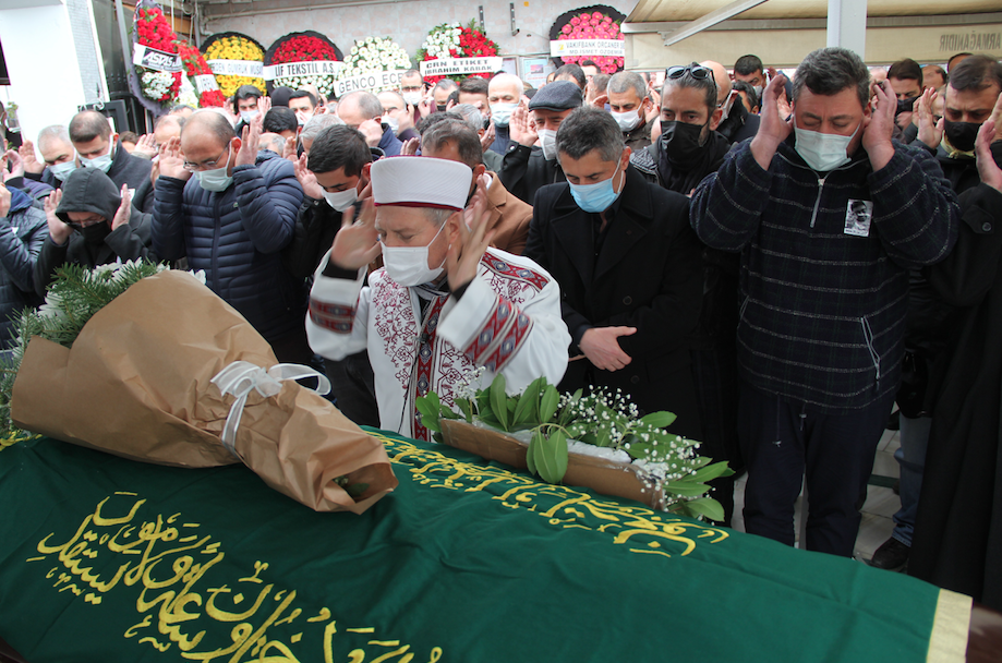 Gülçin Ergül'ün sevgilisi  Erdal Şeyda Lafçı hayatını kaybetmişti... Acı olayın üzerinden tam bir ay geçti 3