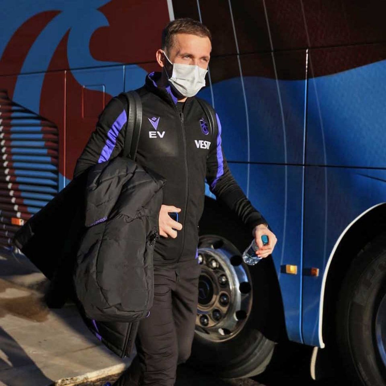 Trabzonspor'un üç yeni transferi Sivasspor maçı kafilesinde yer aldı 1