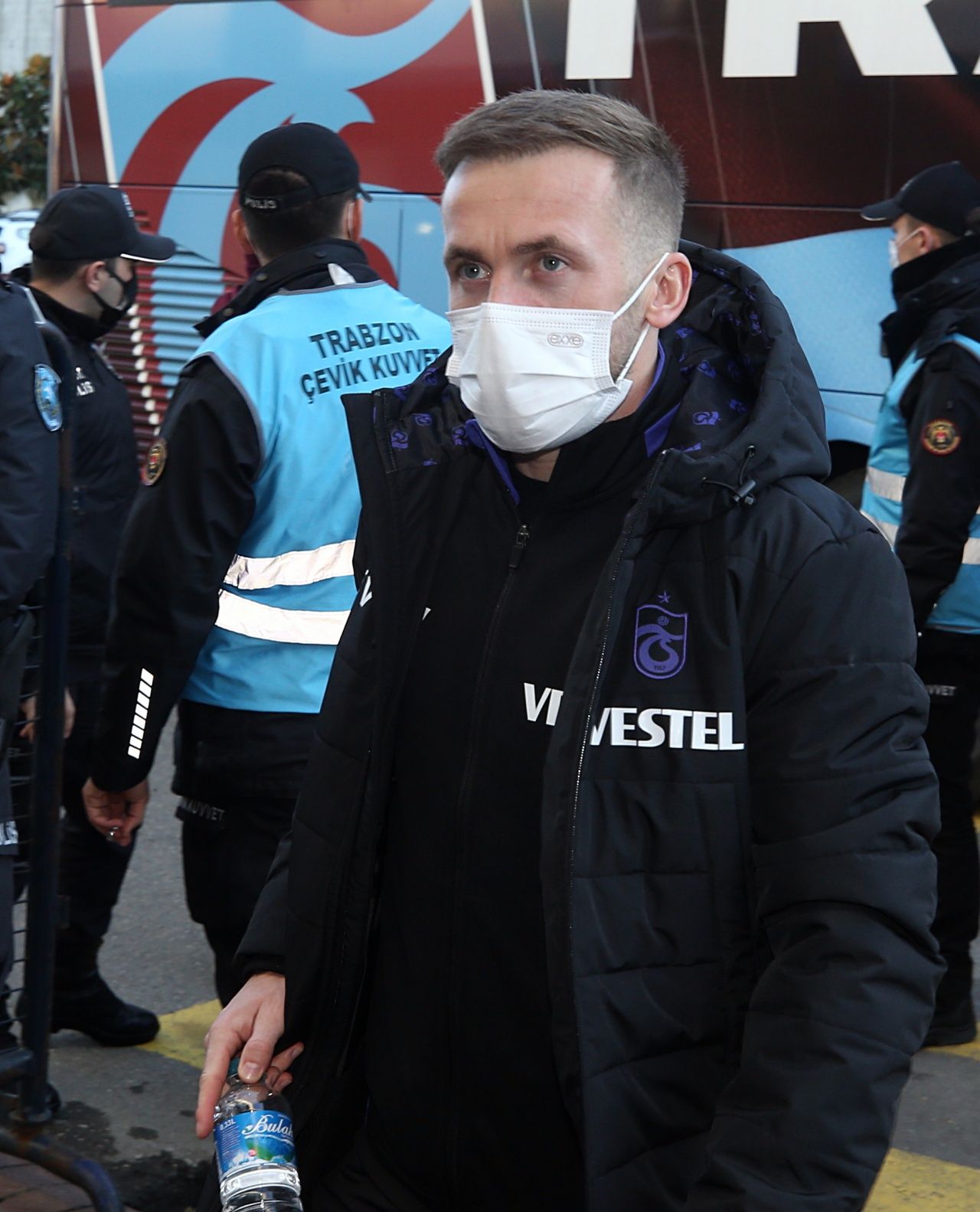 Trabzonspor'un üç yeni transferi Sivasspor maçı kafilesinde yer aldı 3