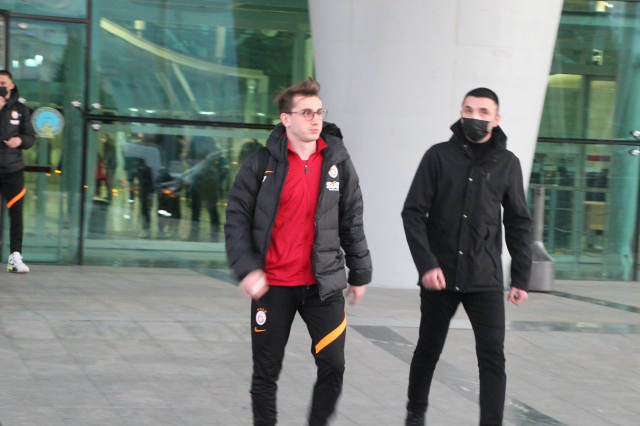 Domenec Torrent'e Fatih Terim atkısı tuttular... Galatasaray kafilesi Hatay'da 7