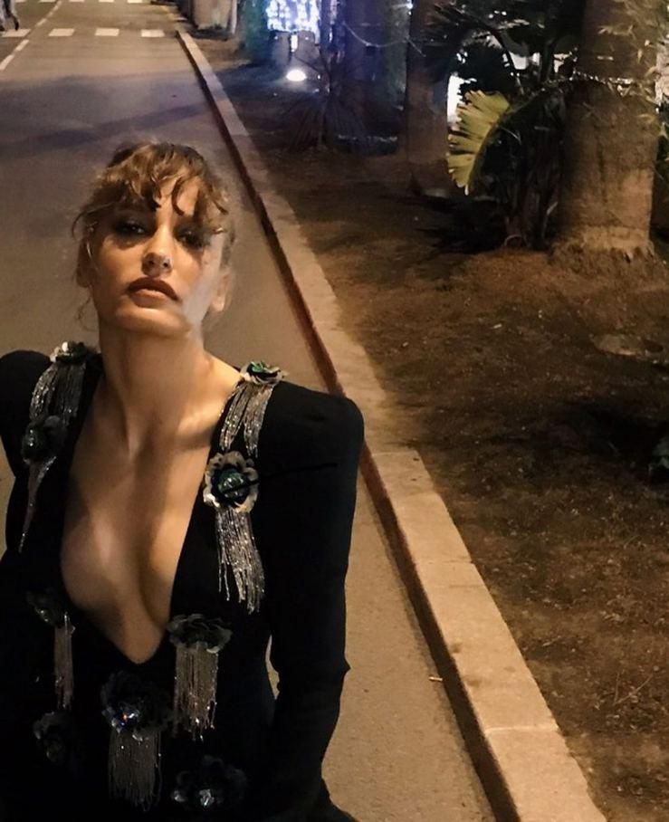 Yaz Boyunca Ayağından Çıkarmadı! Serenay Sarıkaya'nın ayağındaki ipin sırrı çözüldü 6