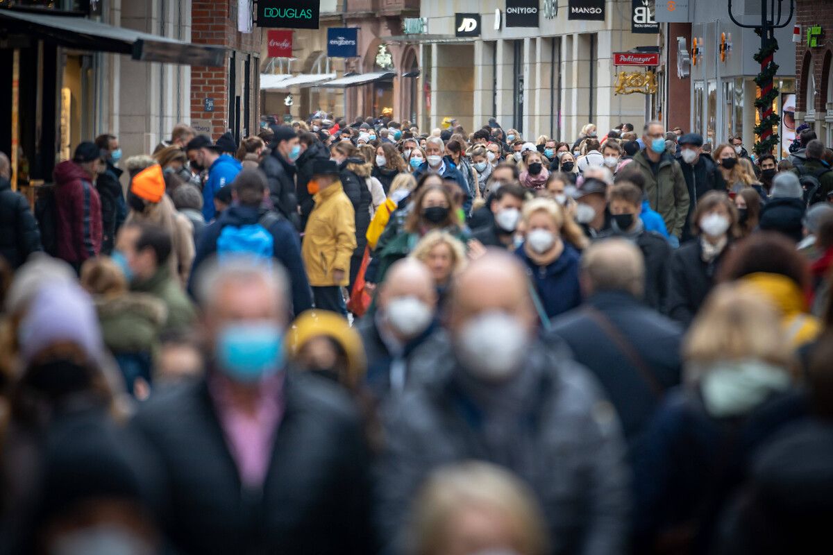 Tıbbi maskelerin insanları daha çekici gösterdiği kanıtlandı! İşte kadınların en çekici bulduğu yüz maskesi 12