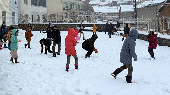 Beyaz esaret eğitimi durdurdu: 10 ilde okullar tatil edildi! İşte o il ve ilçeler... 9