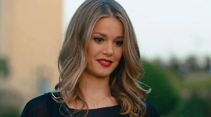 Burcu Biricik İçin Oyunculuk İkinci Planda! Camdaki Kız Nalan'ın Asıl Mesleğini Duyun! 11