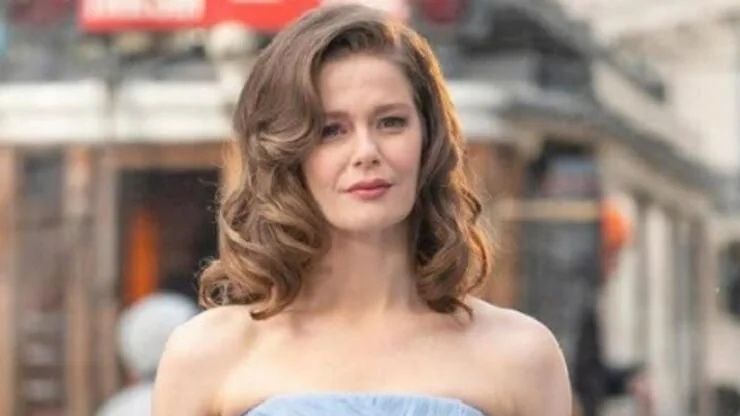 Burcu Biricik İçin Oyunculuk İkinci Planda! Camdaki Kız Nalan'ın Asıl Mesleğini Duyun! 3
