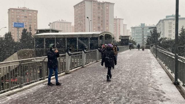 Meteoroloji'den 51 ile uyarı: Hava 6 derece birden soğuyacak! Kuvvetli fırtına ve tipi geliyor! 3