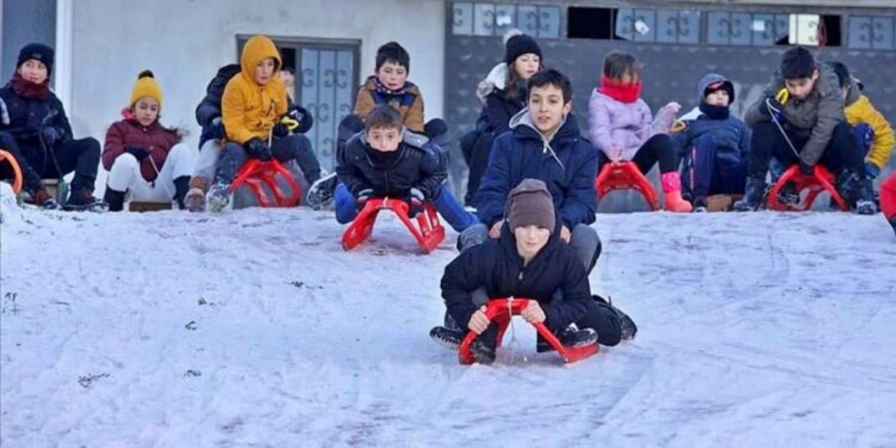 Meteoroloji'den 51 ile uyarı: Hava 6 derece birden soğuyacak! Kuvvetli fırtına ve tipi geliyor! 4