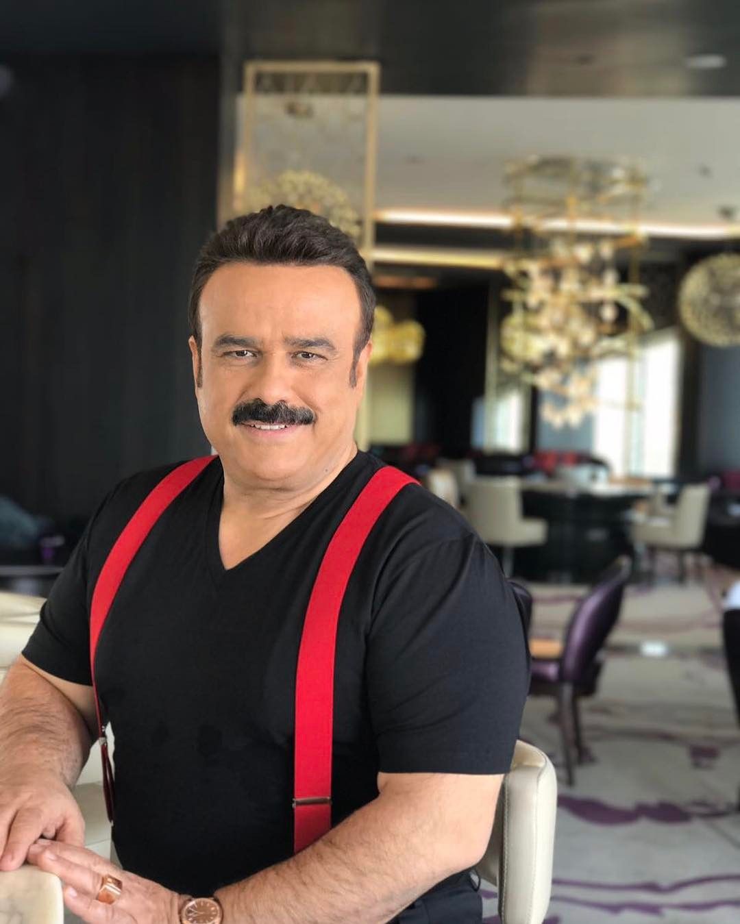 Bülent Serttaş iddialı konuştu: 'Türkiye'nin en iyi giyinen sanatçısıyım' 6