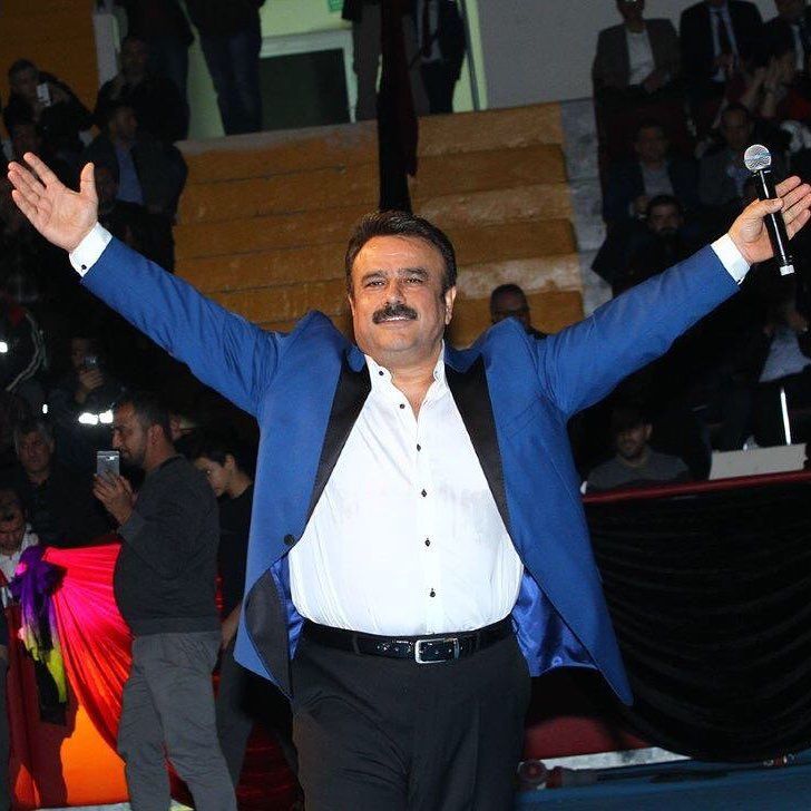Bülent Serttaş iddialı konuştu: 'Türkiye'nin en iyi giyinen sanatçısıyım' 11