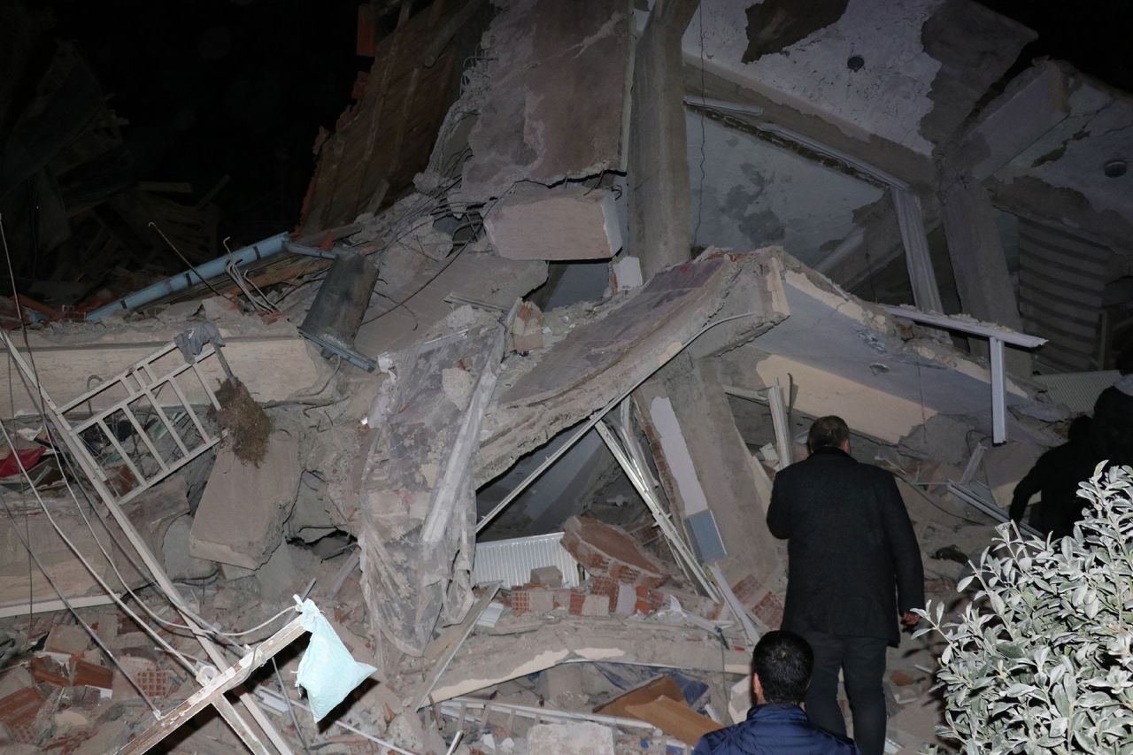 Onlarca kişinin öldüğü Elazığ depreminin üzerinden iki yıl geçti! En uzun en soğuk gece... 9
