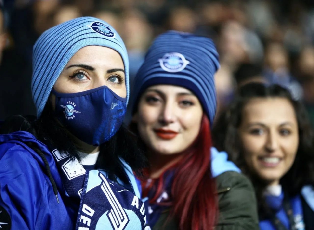 Adana Demirspor'da kadın taraftar sayısı artıyor... Biletler kadınlara daha ucuz 1
