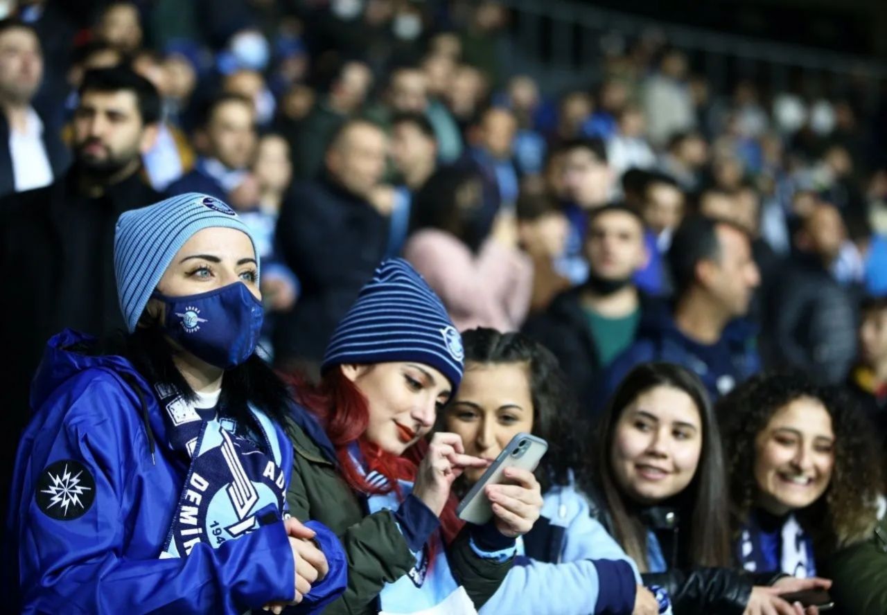Adana Demirspor'da kadın taraftar sayısı artıyor... Biletler kadınlara daha ucuz 2