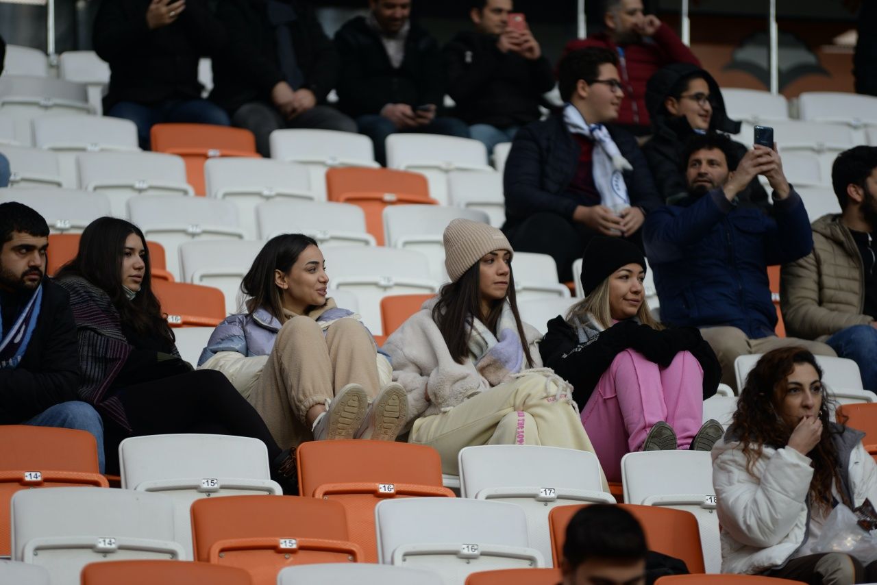 Adana Demirspor'da kadın taraftar sayısı artıyor... Biletler kadınlara daha ucuz 10
