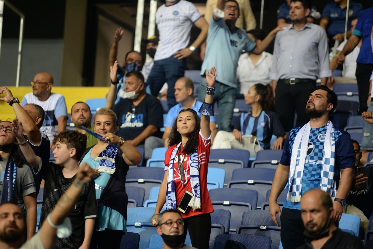 Adana Demirspor'da kadın taraftar sayısı artıyor... Biletler kadınlara daha ucuz 6