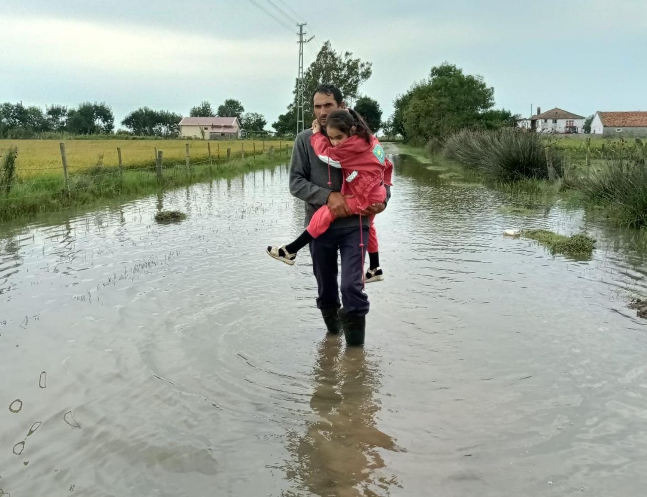 Samsun'da Düden Kanalı taştı, tarım arazileri ve evler su altında kaldı 5
