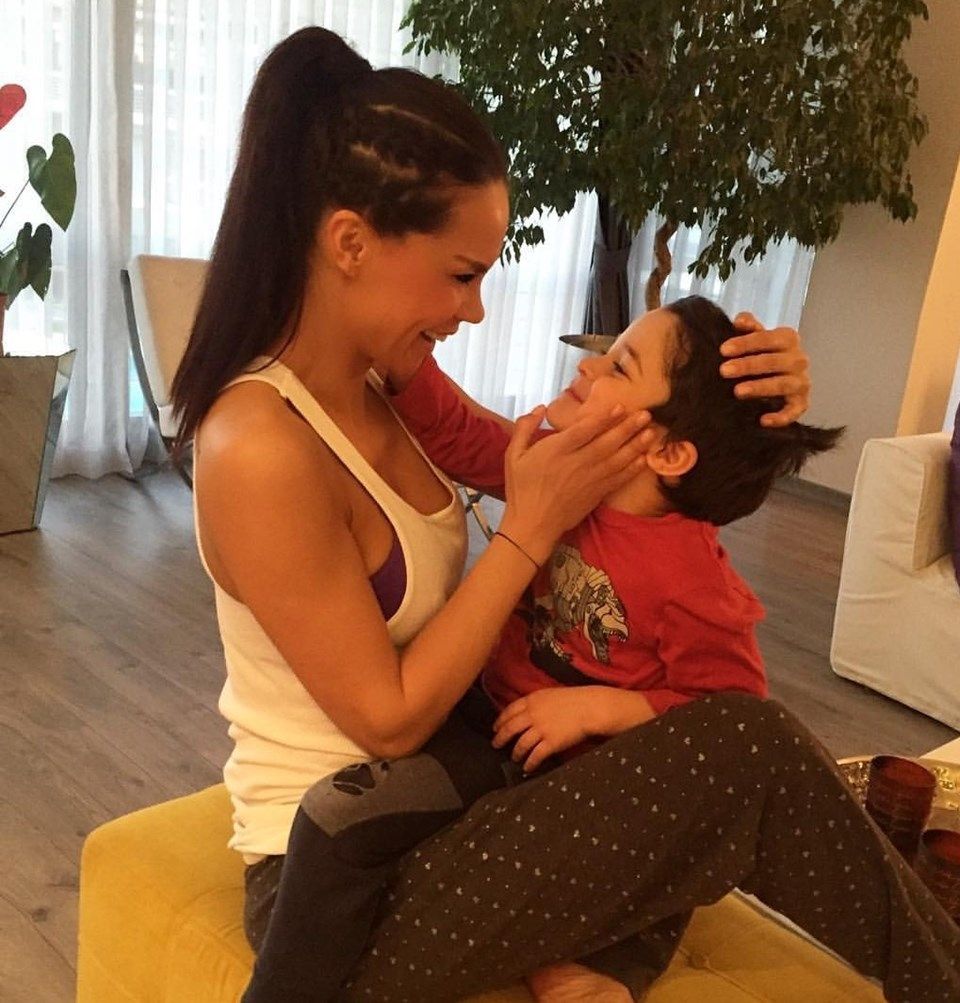 Ebru Şallı oğlu Pars'ın ölümünün ardından yapılan yorumlara isyan etti: 'Artık yeter' 9
