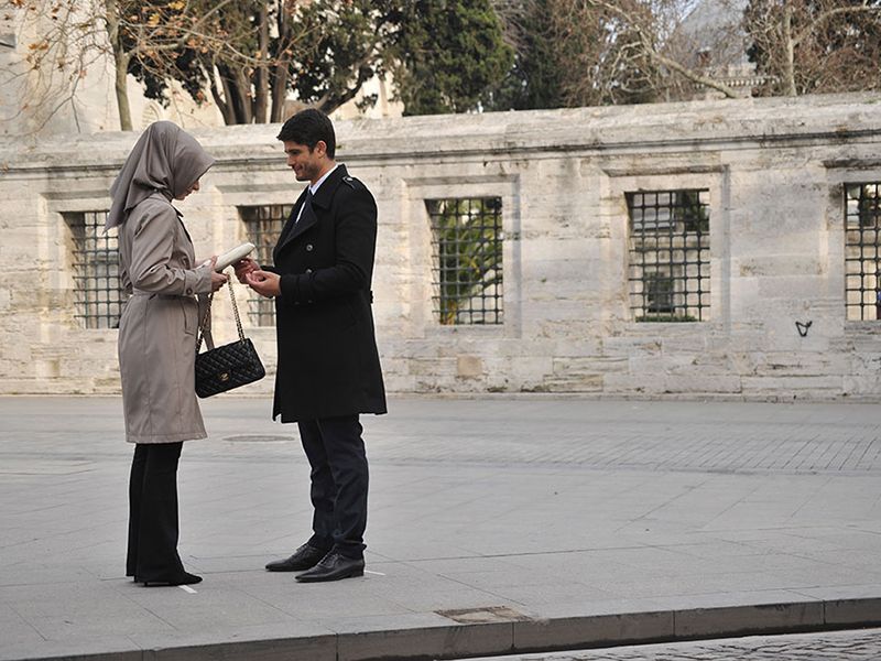 Güzel oyuncu Burcu Kıratlı'yı hiç böyle görmediniz! Tesettürlü fotoğrafları ortaya çıktı 19