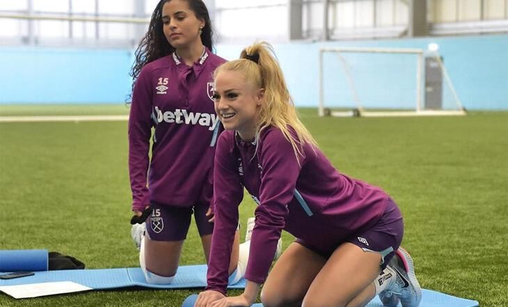 Douglas Luiz ile kadın takımının "lezbiyen" golcüsü Alisha Lehmann birlikteliklerini açıkladı 8