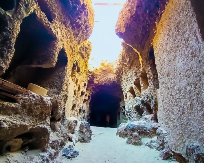 Mısır'da etrafı dağlarla çevrili "yeraltı hayvan mezarlığı" gizemini koruyor 11