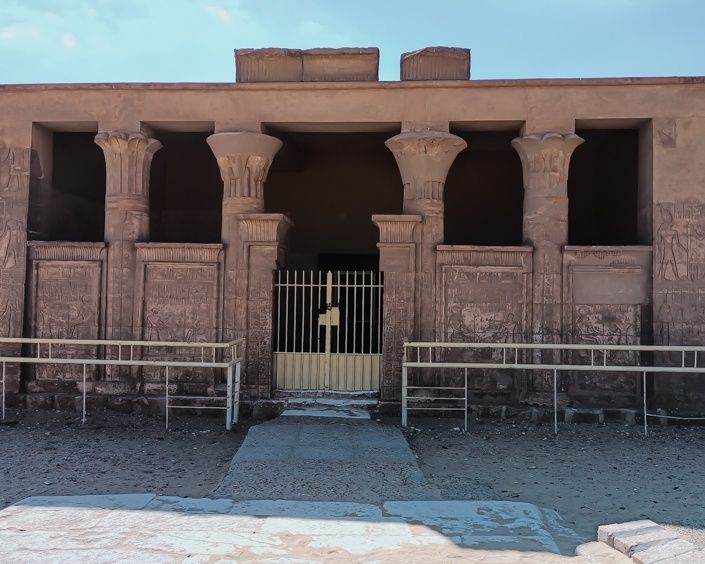 Mısır'da etrafı dağlarla çevrili "yeraltı hayvan mezarlığı" gizemini koruyor 18