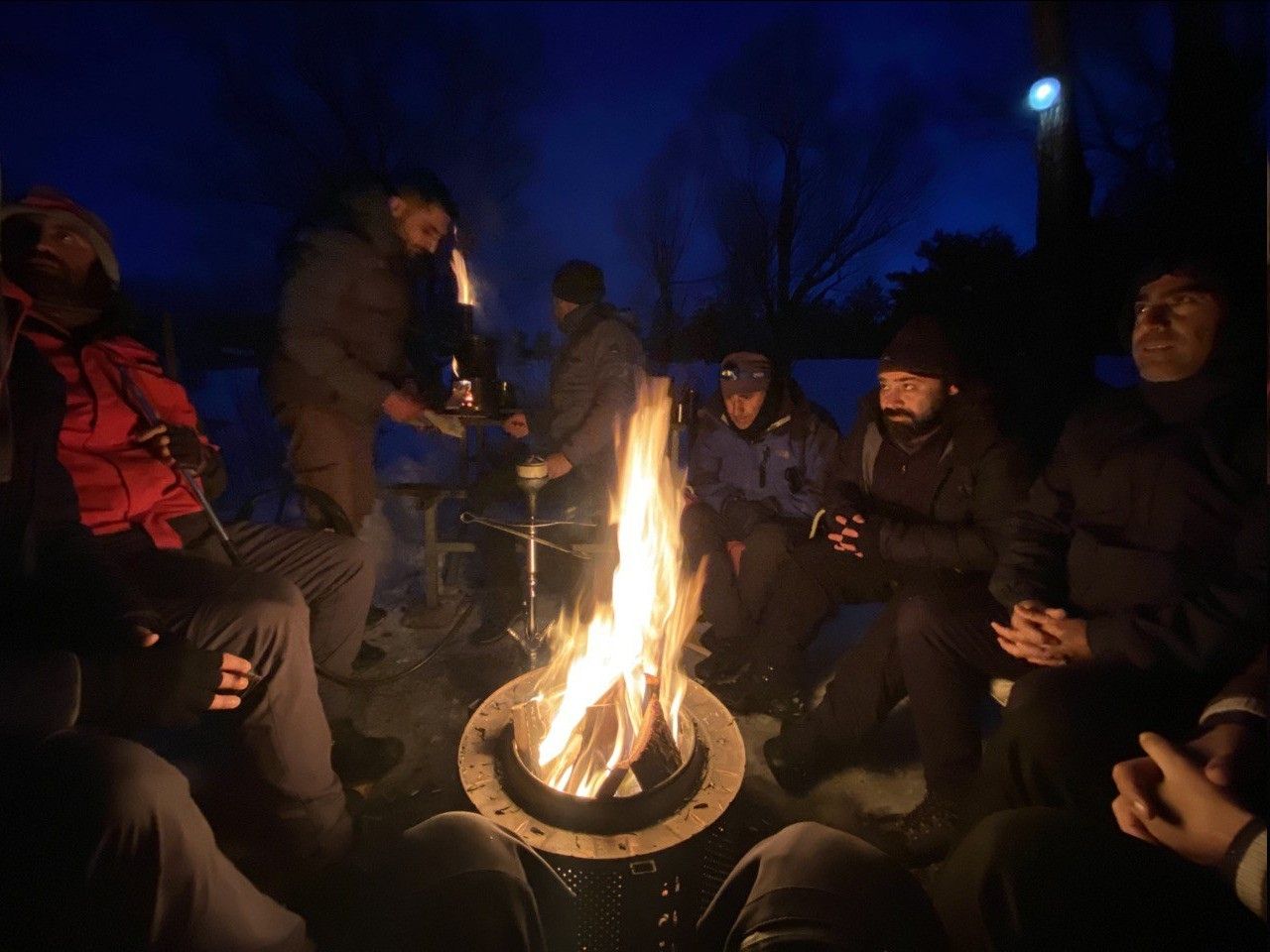 Eksi 10 derecede kamp keyfi! Soğuk havayı eğlenceye çevirdiler 2