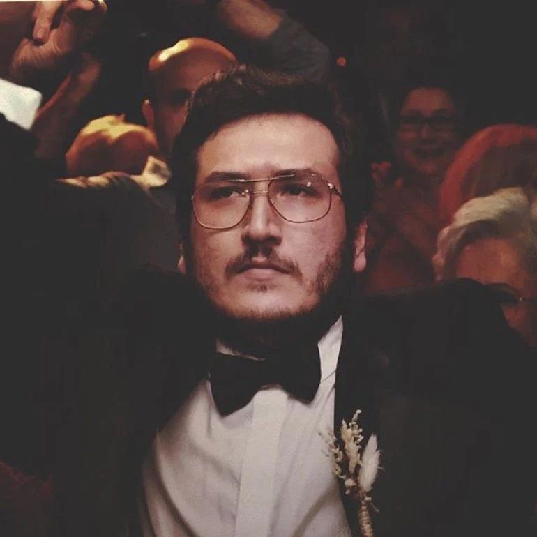 Feyyaz Yiğit'in Eşini Görenler 'Çirkin Şansı Bu Olsa Gerek" Yorumları Yapıyor! 3