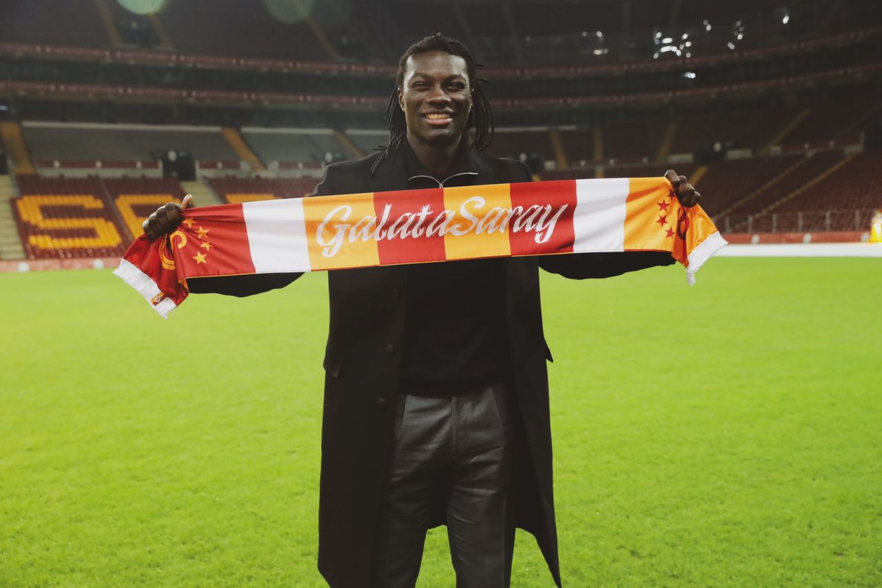 Bafetimbi Gomis imzayı attı 1
