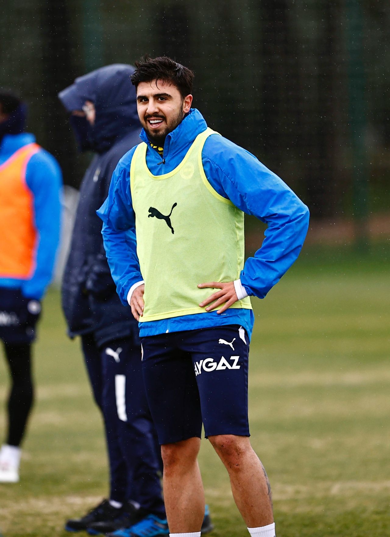 Fenerbahçe'ye geri dönen Ozan Tufan Sarı-Lacivertli takımla ilk idmanına çıktı 2