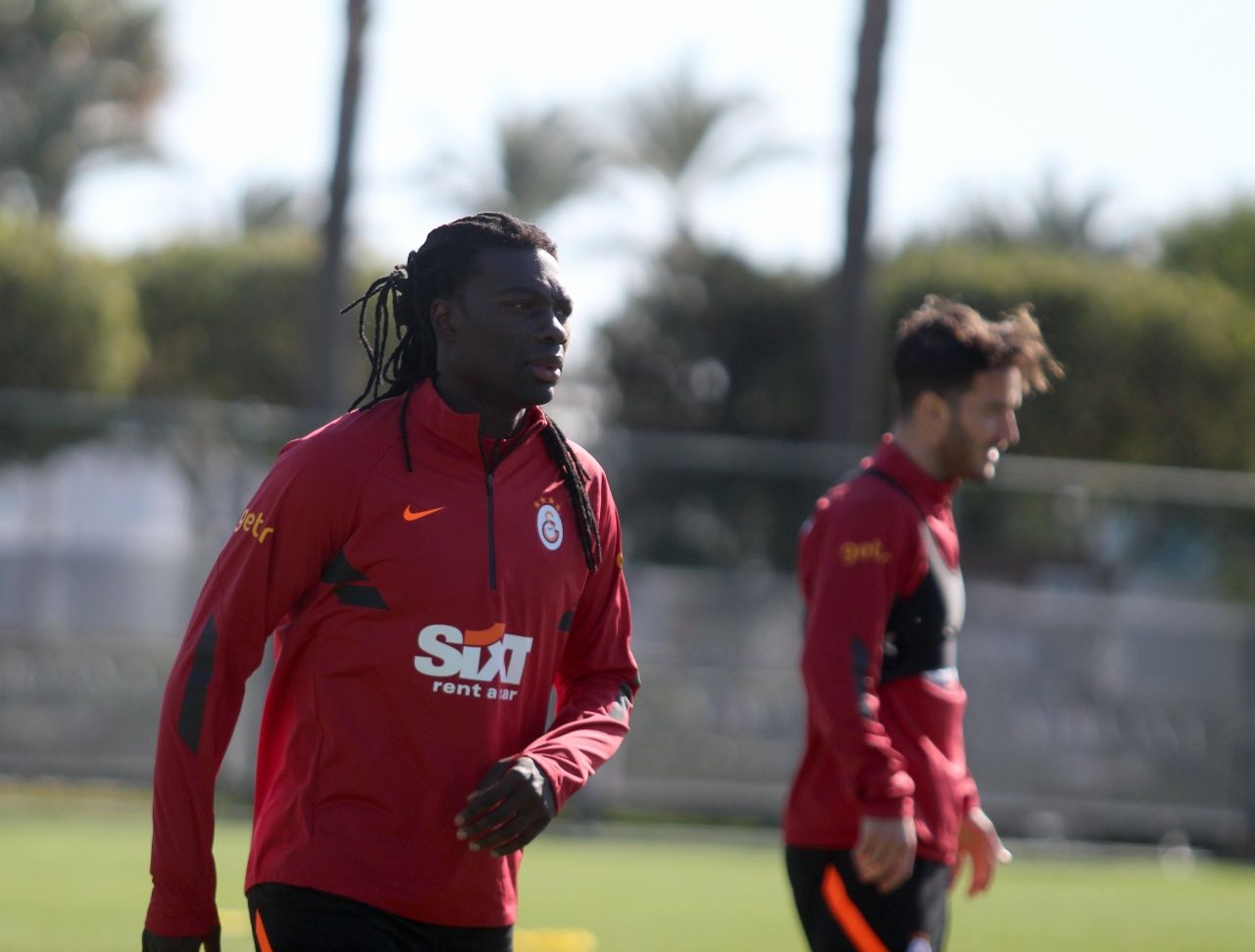 Batefemi Gomis, Erick Pulgar, Inaki Pena ve Semih Kaya ilk antrenmanlarında... 3