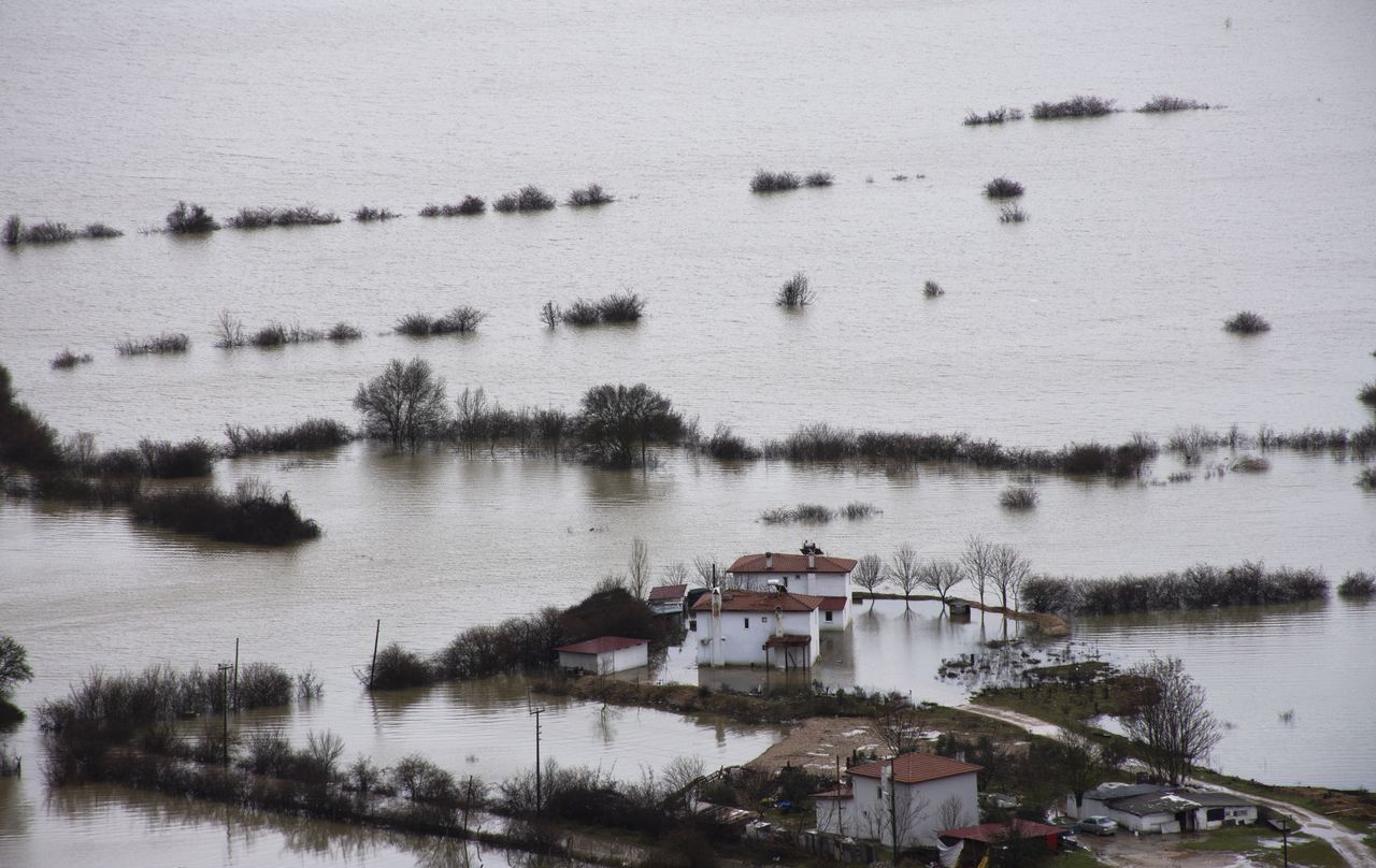 Muğla'da sağanak felaket getirdi, tarım alanları sular altında kaldı 12