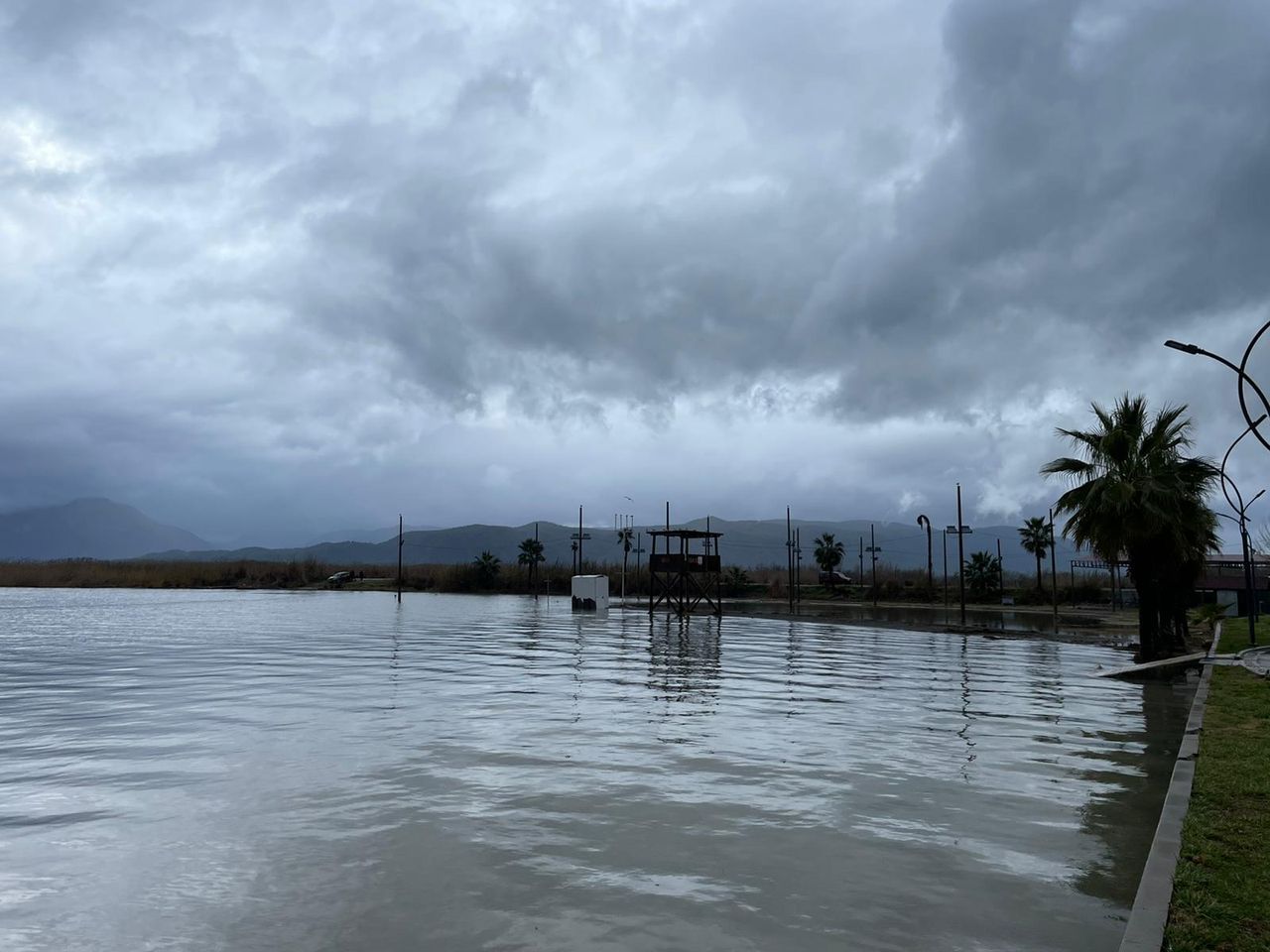 Muğla'da sağanak felaket getirdi, tarım alanları sular altında kaldı 27