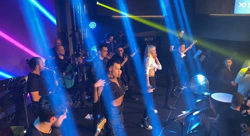 Mini etekle sahneye çıkan Aleyna Tilki'nin dans performansına eleştiri yağdı 10