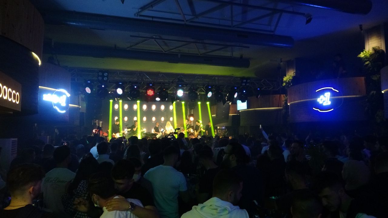 Mini etekle sahneye çıkan Aleyna Tilki'nin dans performansına eleştiri yağdı 9