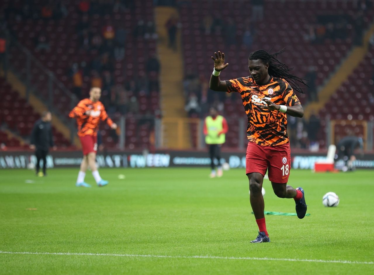 Bafetimbi Gomis,  1.273 gün sonra Galatasaray formasıyla sahaya çıktı 3