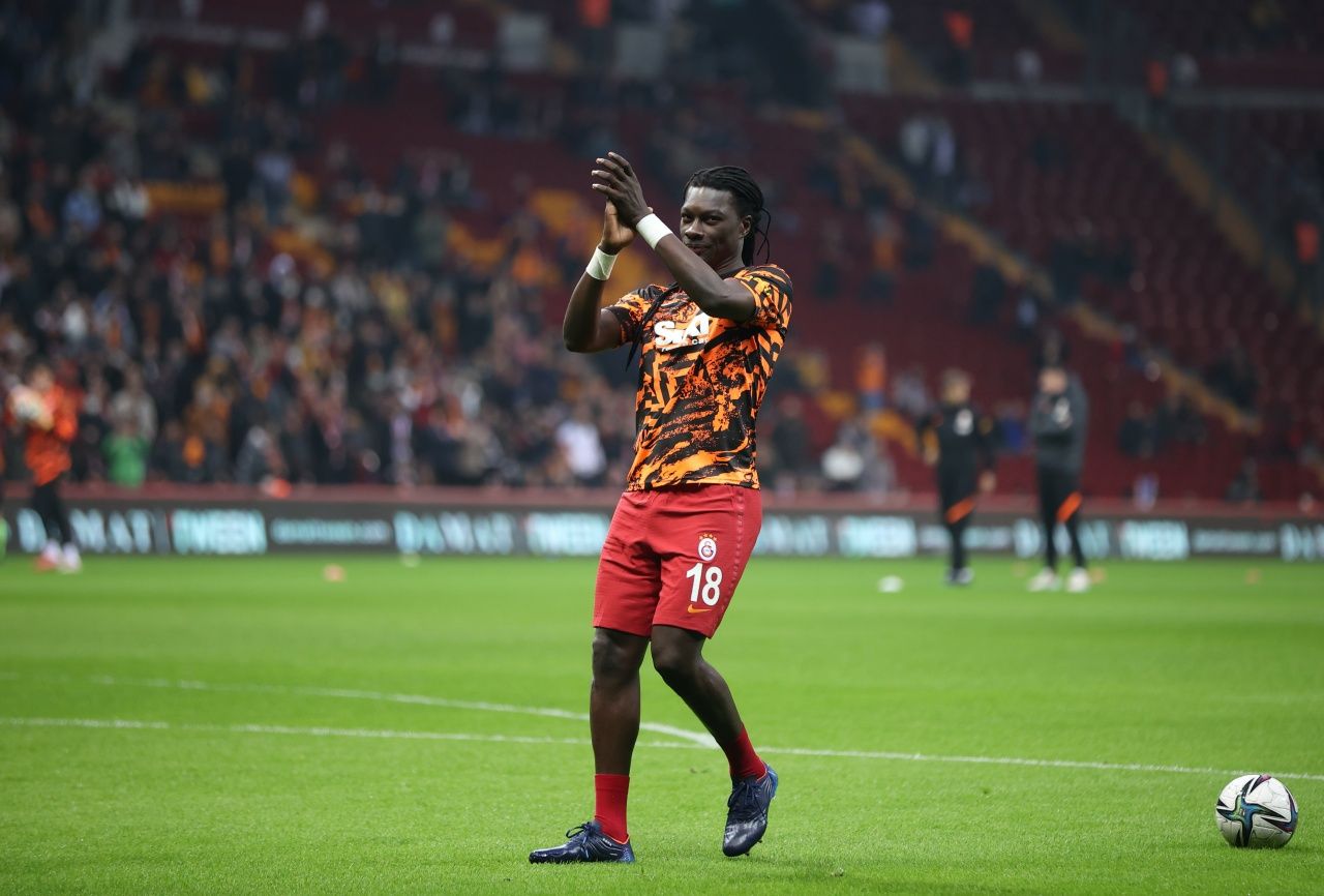 Bafetimbi Gomis,  1.273 gün sonra Galatasaray formasıyla sahaya çıktı 7