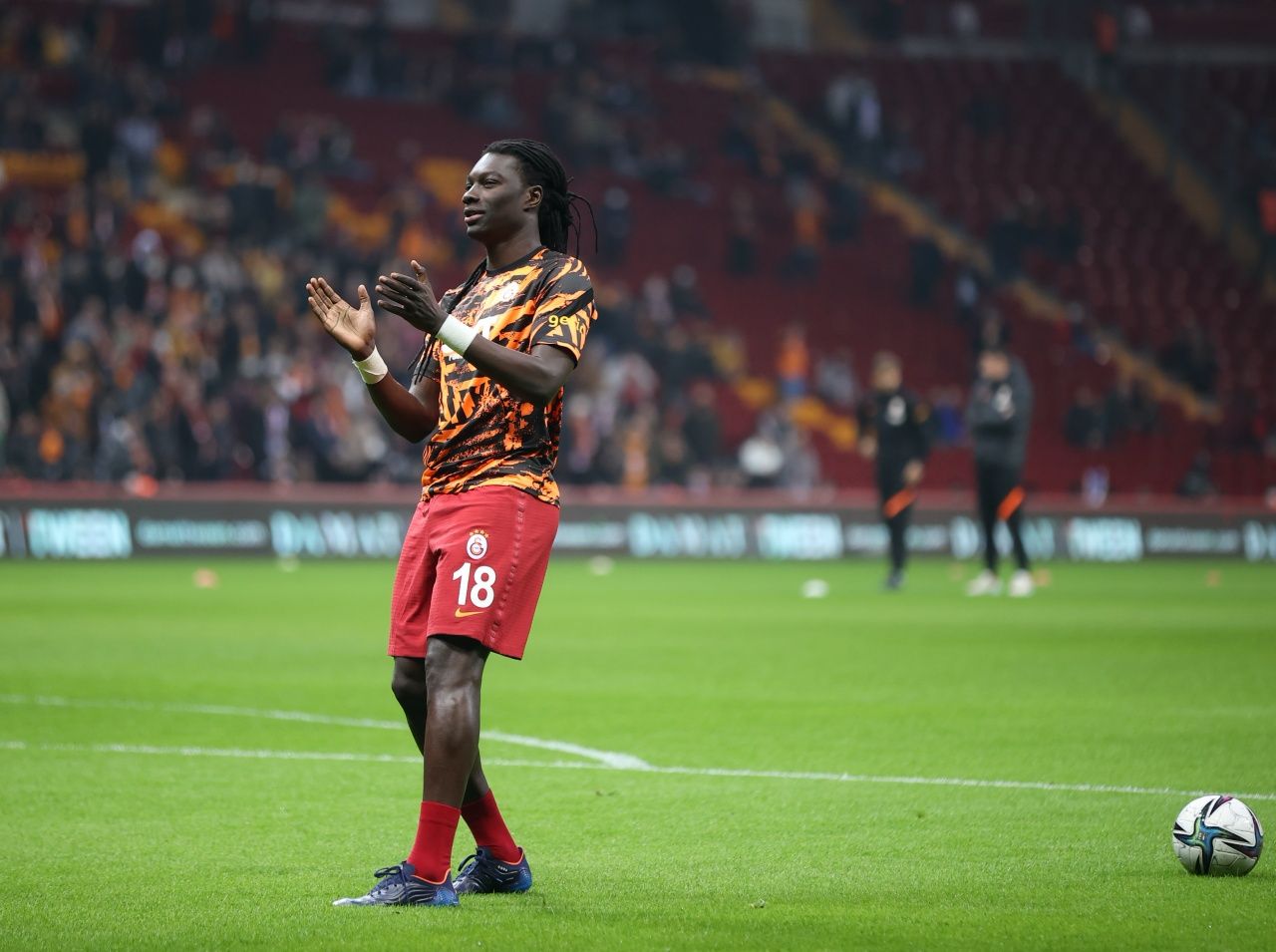 Bafetimbi Gomis,  1.273 gün sonra Galatasaray formasıyla sahaya çıktı 8