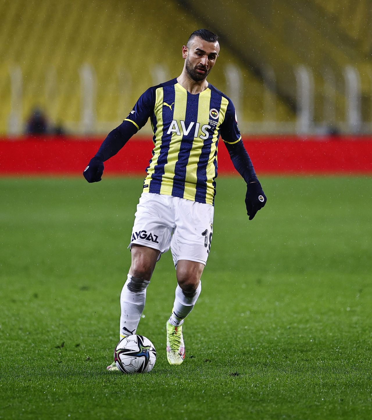 Elmacık kemiğinde kırık oluşan Serdar Dursun bu sabah ameliyat edildi 6