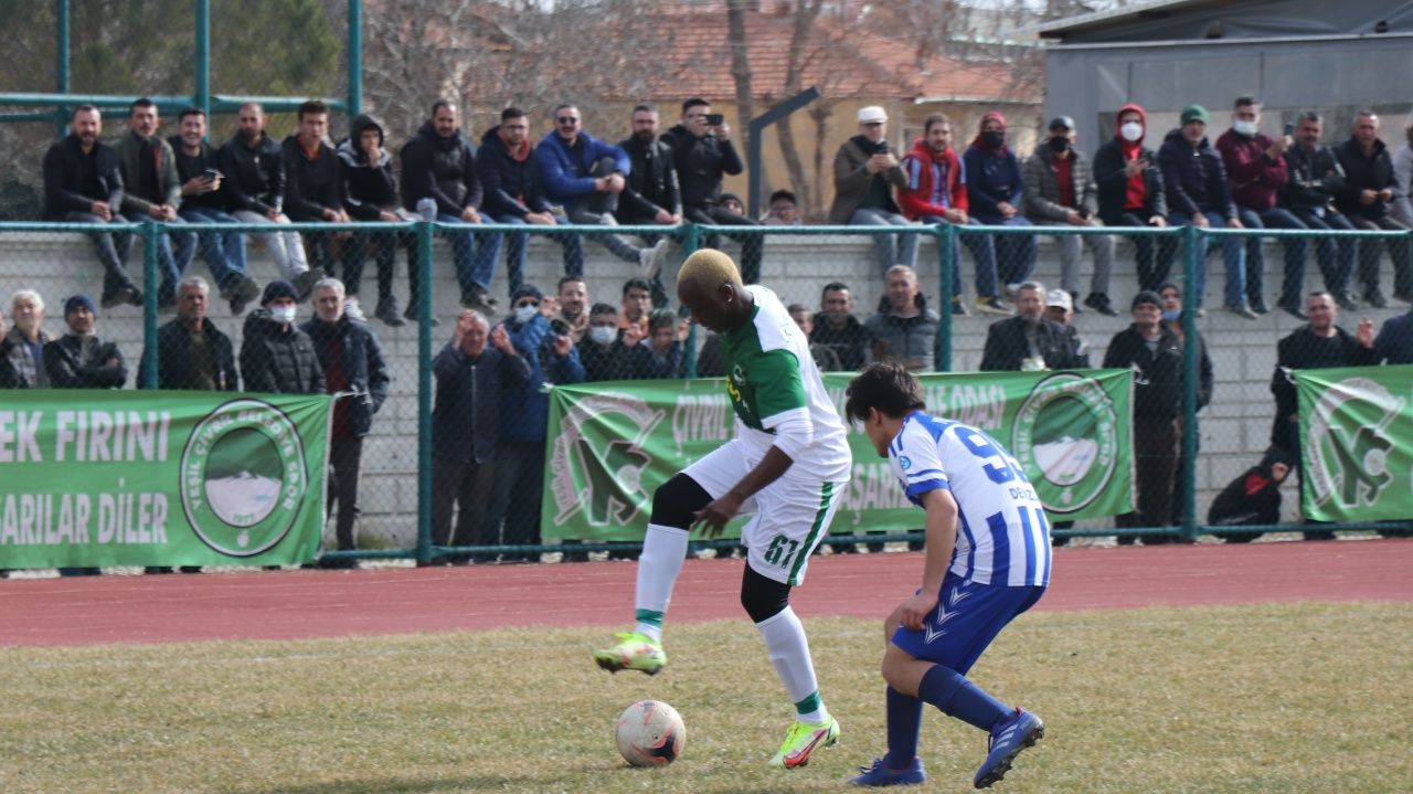 Ibrahima Yattara ilk maçında Yeşil Çivril Belediyespor'a 3 puanı kazandırdı 1