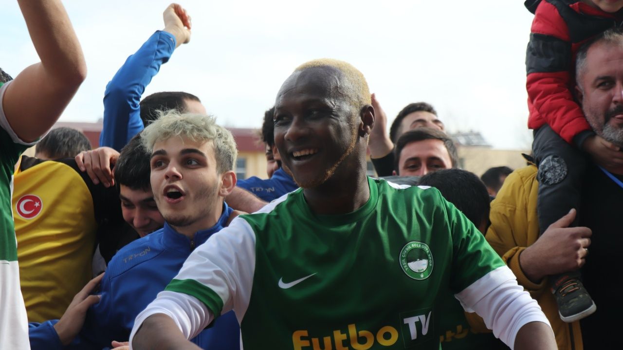 Ibrahima Yattara ilk maçında Yeşil Çivril Belediyespor'a 3 puanı kazandırdı 3