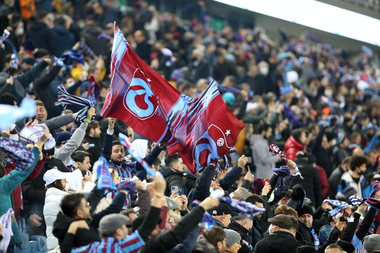 Taraftar çıldırdı şampiyonluk istiyor... Trabzonspor-Konyaspor maçından notlar 1