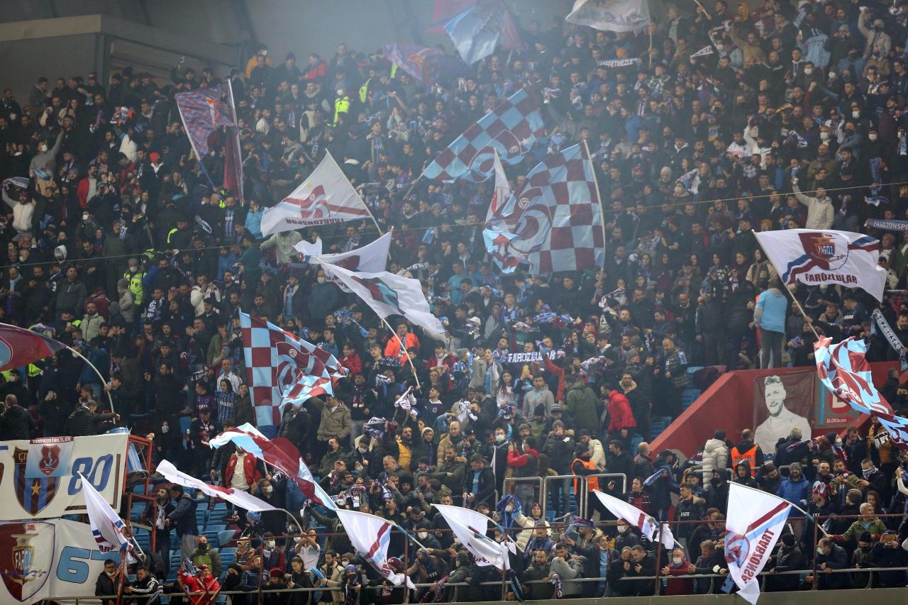 Taraftar çıldırdı şampiyonluk istiyor... Trabzonspor-Konyaspor maçından notlar 2