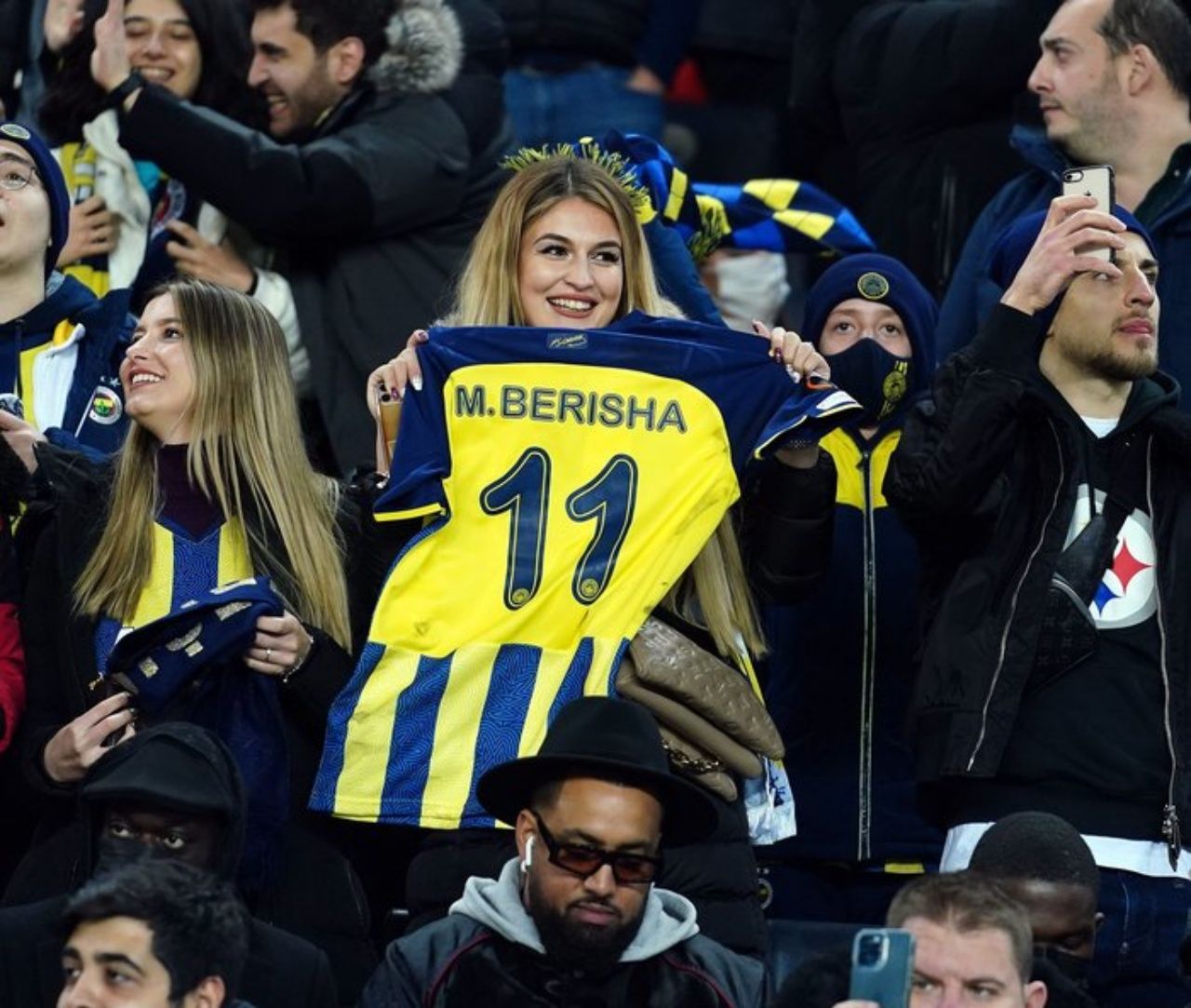 Vesa Berisha'yı çıldırtan yorum! Kocasını eleştiren bir Fenerbahçe taraftarına sosyal medyada ateş püskürdü 8