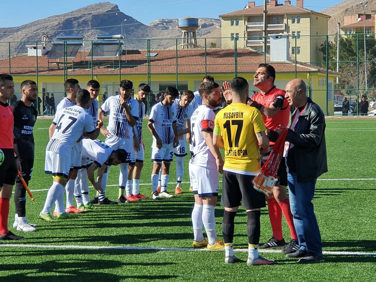 Kızıltepe 47 Spor ile Nusaybinspor liderlik maçında çıkan kavgada 9 futbolcu yaralandı 2