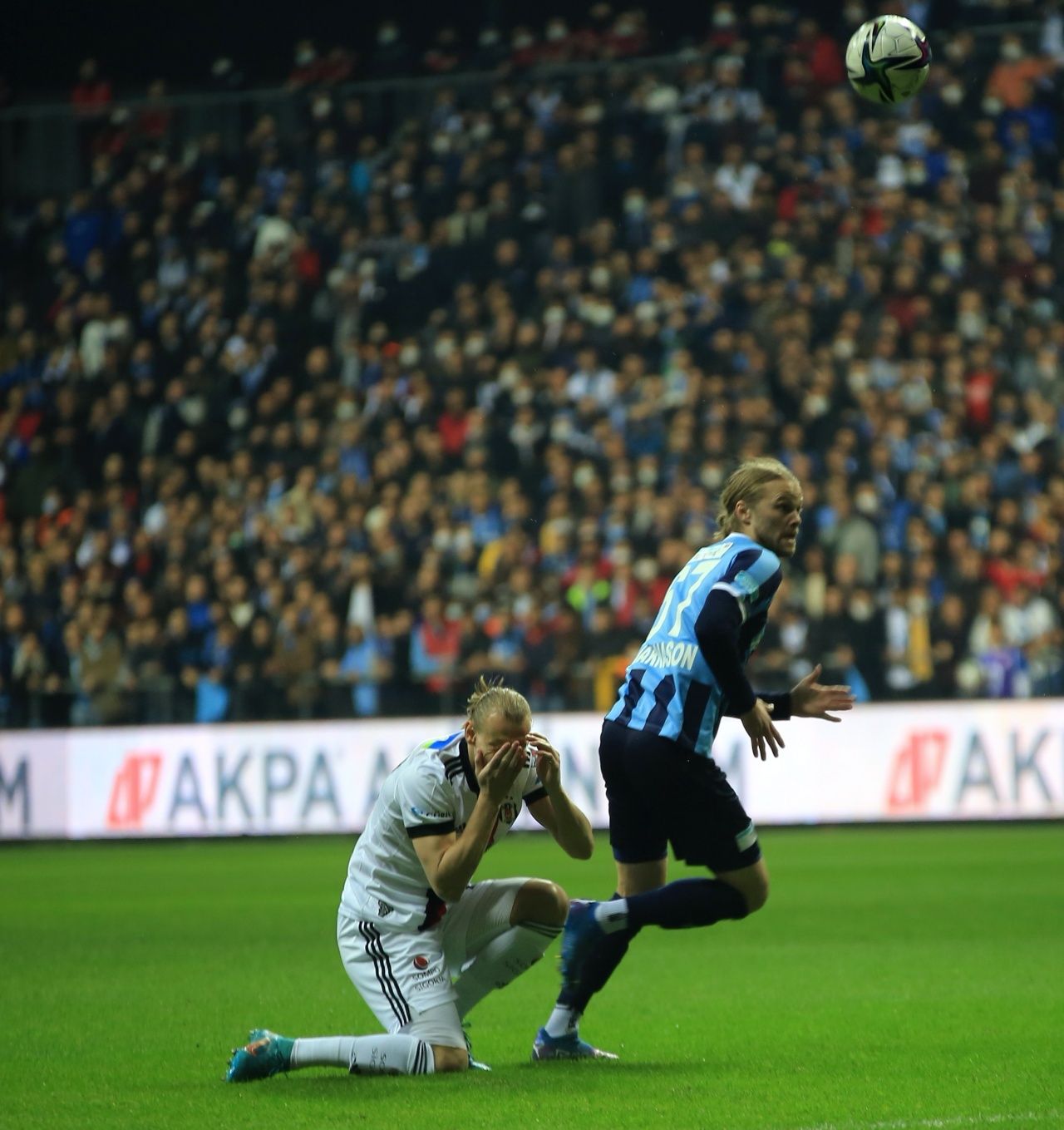 Mario Balotelli'nin iptal edilen golü Adana Demirspor-Beşiktaş maçında ortamı gerdi 7