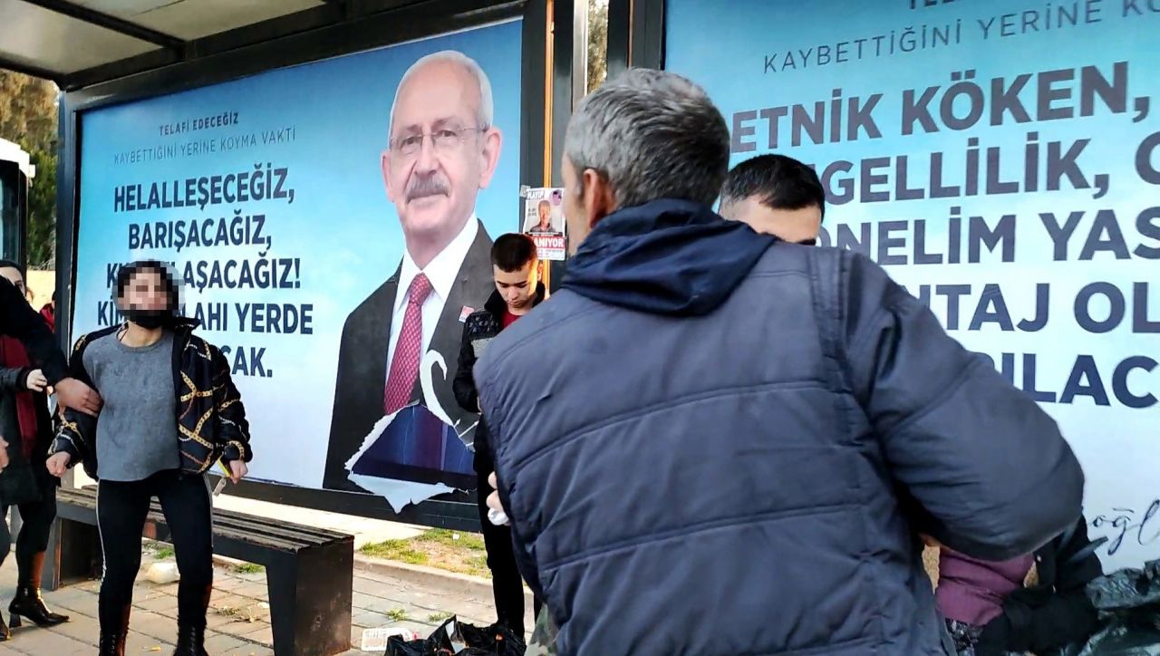 Adana'da otobüs durağında taciz kavgası: 'Bana dokundun' diyerek tekmeledi! 1