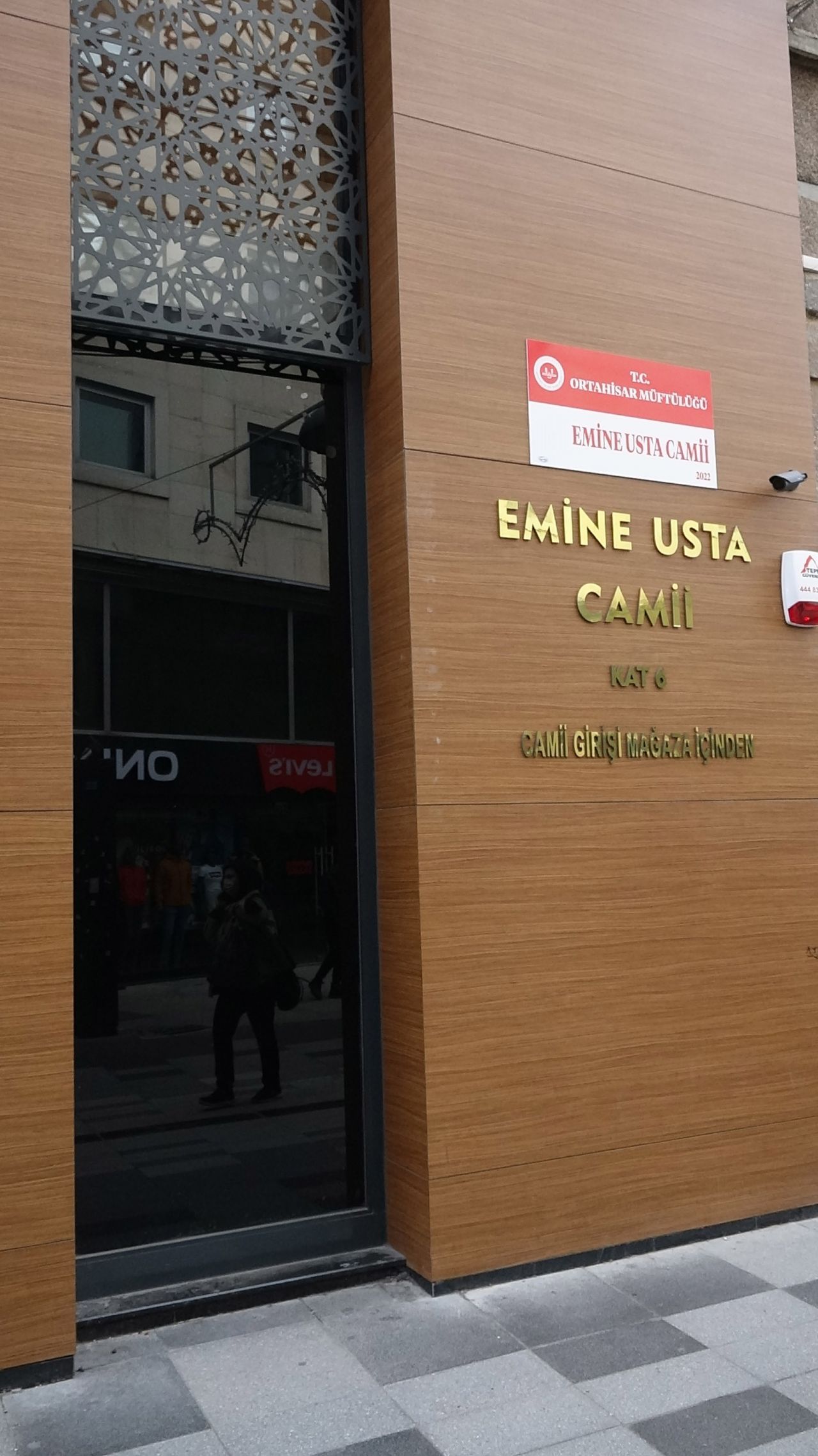 Trabzon'daki bu camide sadece 3 vakit namaz kılınıyor! Nedenine inanamayacaksınız... 4