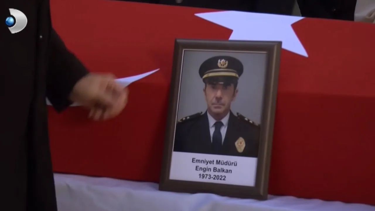 Arka Sokaklar Dizisinde Yolun Sonu Derken Muhteşem Bir Geri Dönüş Yaşanıyor! Büyük Oyun Belli Oldu 10